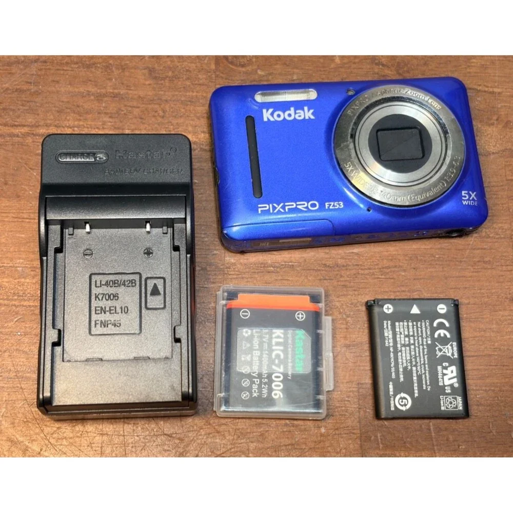 Kodak Pixpro FZ53 Digital Camera with 2 Batteries & charger ** READ **